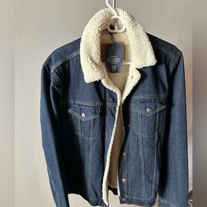 Brand new Gap shearling sherpa denim jacket
